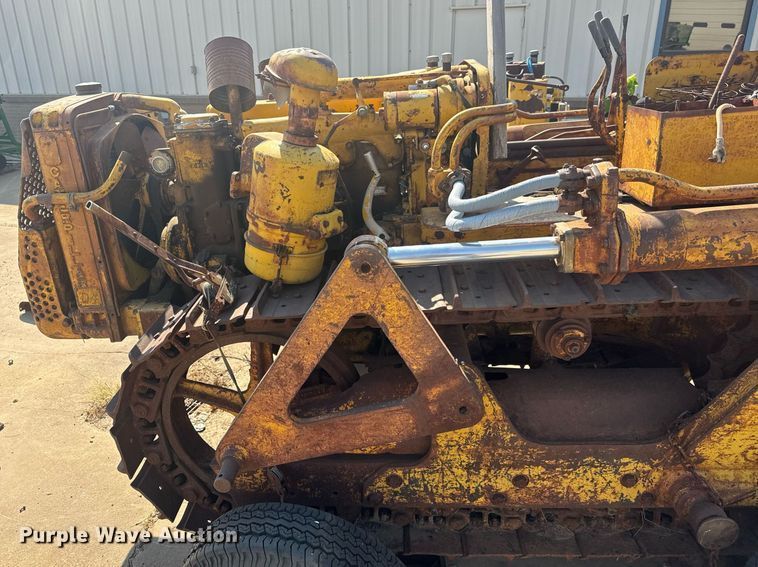 image for item MS9817 1952 Caterpillar D4 dozer