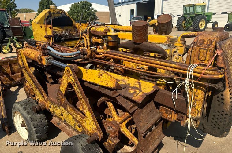 image for item MS9817 1952 Caterpillar D4 dozer