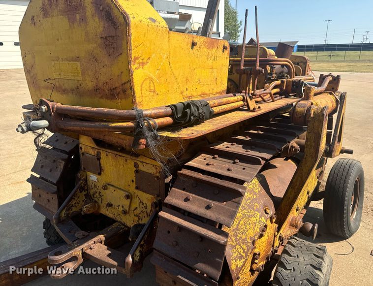image for item MS9817 1952 Caterpillar D4 dozer