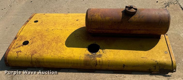 image for item MS9817 1952 Caterpillar D4 dozer