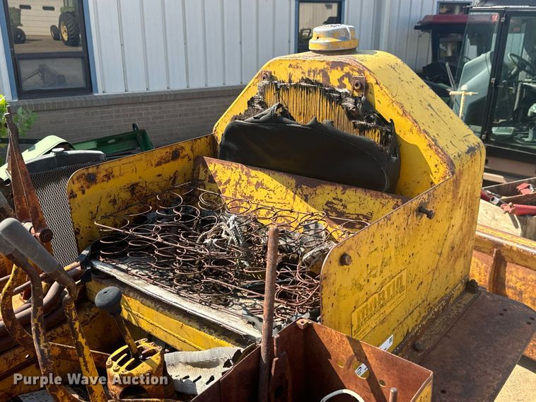 image for item MS9817 1952 Caterpillar D4 dozer