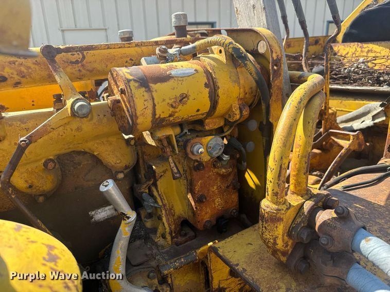 image for item MS9817 1952 Caterpillar D4 dozer