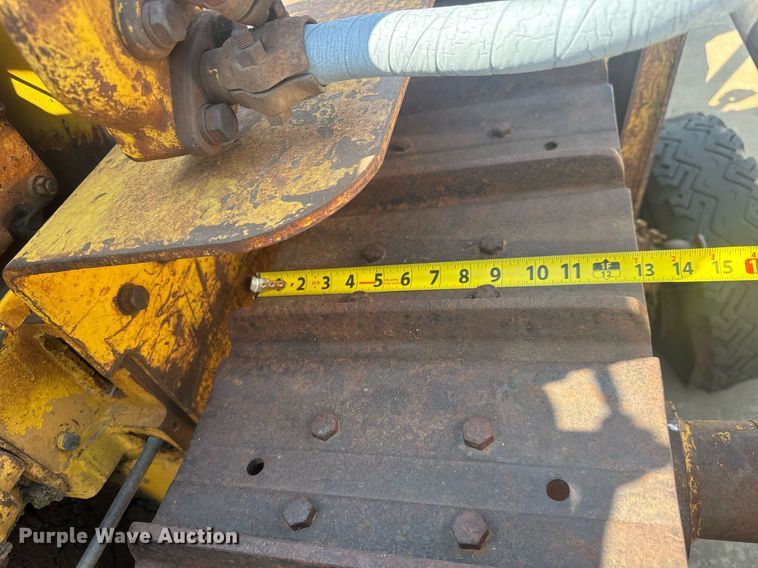 image for item MS9817 1952 Caterpillar D4 dozer