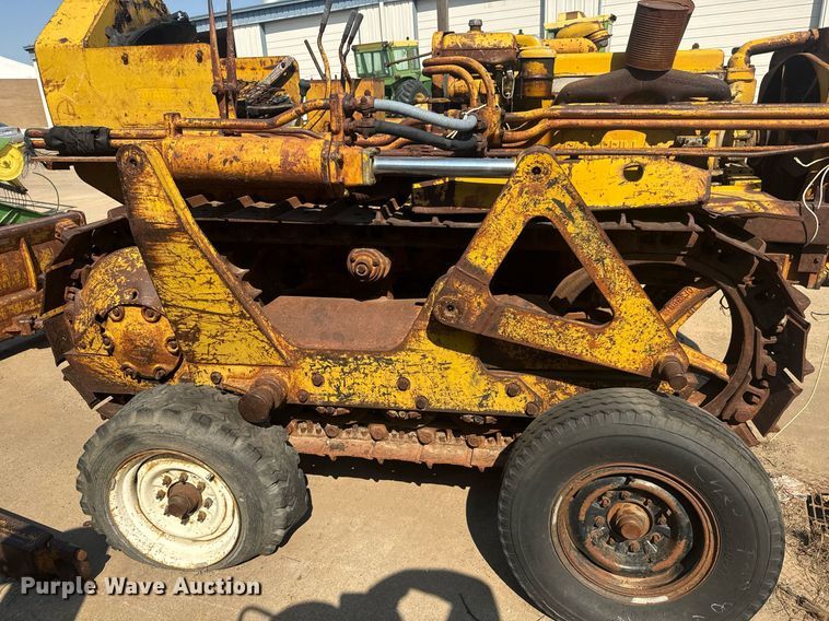 image for item MS9817 1952 Caterpillar D4 dozer
