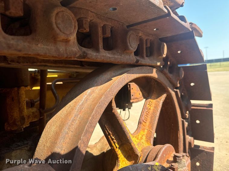 image for item MS9817 1952 Caterpillar D4 dozer