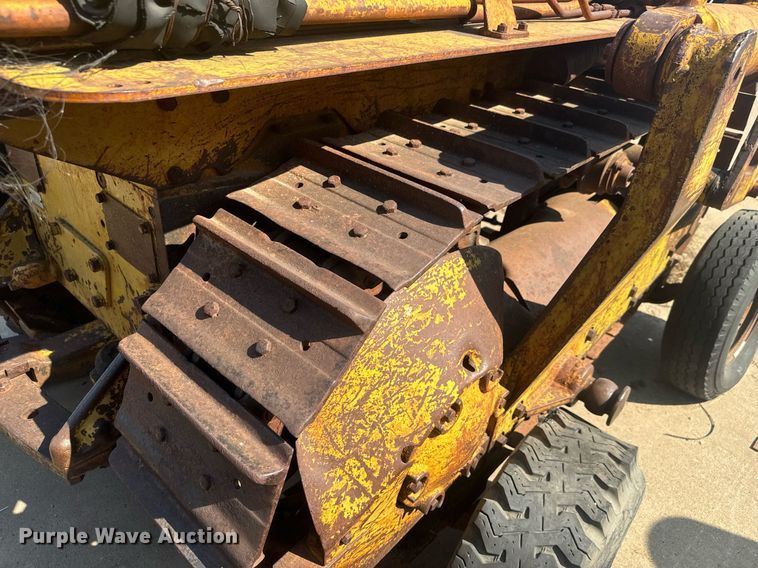 image for item MS9817 1952 Caterpillar D4 dozer