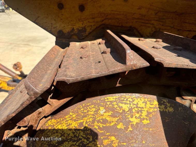 image for item MS9817 1952 Caterpillar D4 dozer