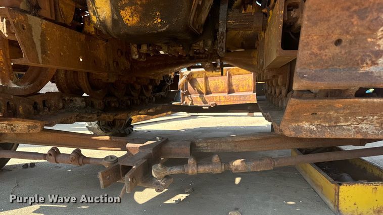image for item MS9817 1952 Caterpillar D4 dozer