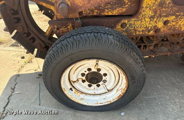 image for item MS9817 1952 Caterpillar D4 dozer