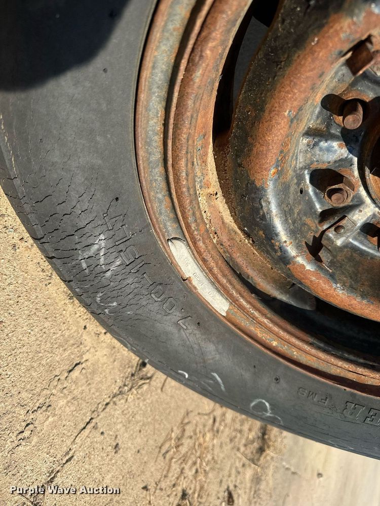 image for item MS9817 1952 Caterpillar D4 dozer