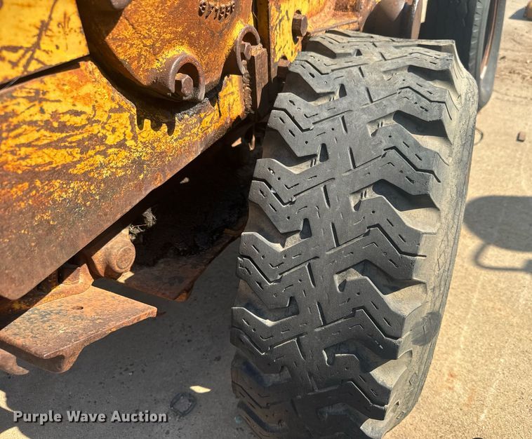 image for item MS9817 1952 Caterpillar D4 dozer