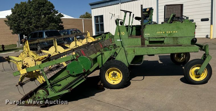 image for item MS9820 John Deere  800 swather / windrower