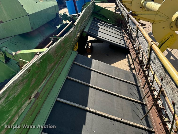 image for item MS9820 John Deere  800 swather / windrower