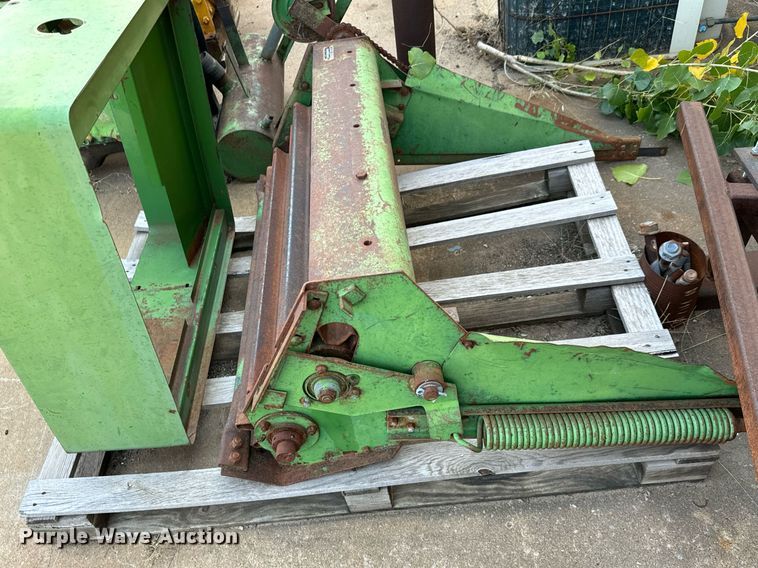 image for item MS9820 John Deere  800 swather / windrower