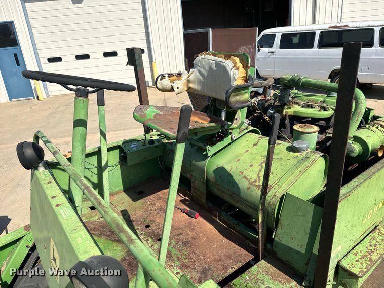 image for item MS9820 John Deere  800 swather / windrower