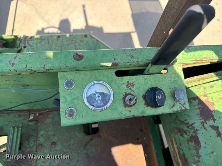 image for item MS9820 John Deere  800 swather / windrower