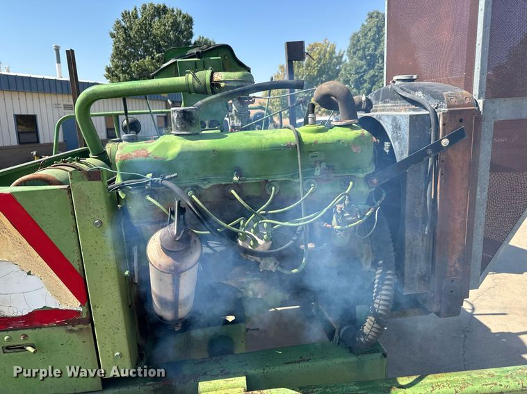 image for item MS9820 John Deere  800 swather / windrower