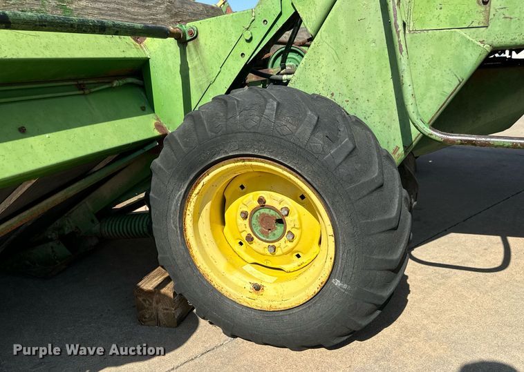 image for item MS9820 John Deere  800 swather / windrower