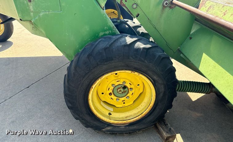 image for item MS9820 John Deere  800 swather / windrower
