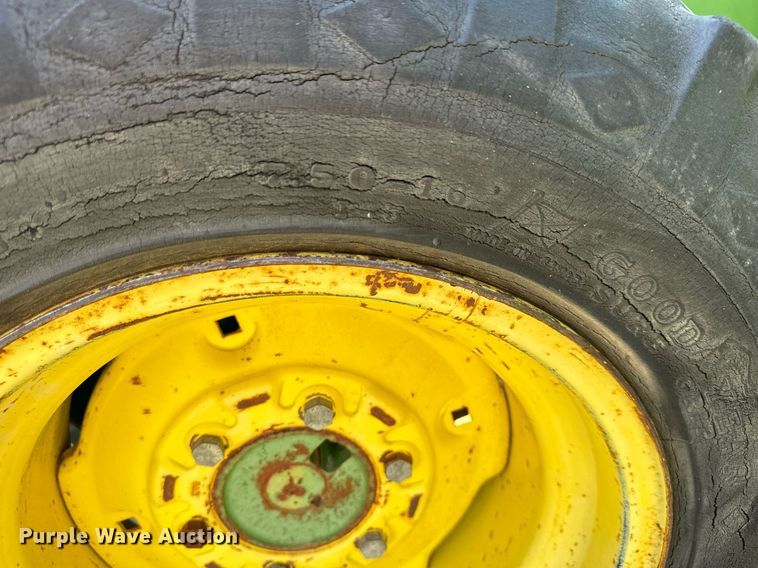 image for item MS9820 John Deere  800 swather / windrower