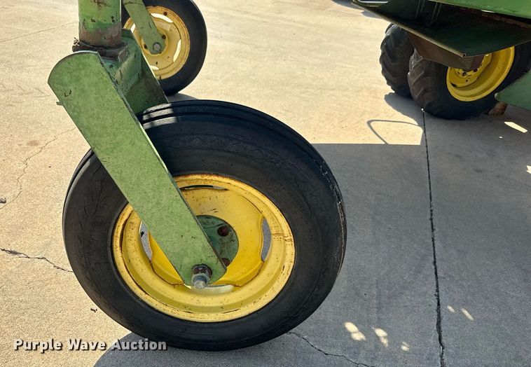 image for item MS9820 John Deere  800 swather / windrower