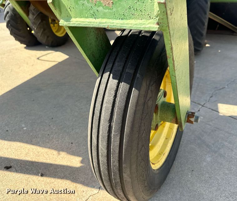 image for item MS9820 John Deere  800 swather / windrower