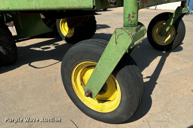 image for item MS9820 John Deere  800 swather / windrower