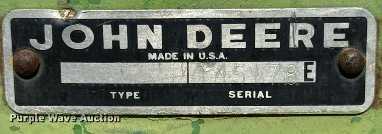 image for item MS9820 John Deere  800 swather / windrower