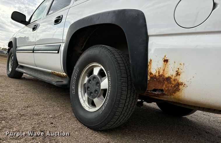 image for item MS9847 2001 Chevrolet  Suburban K1500 SUV