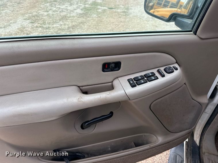 image for item MS9847 2001 Chevrolet  Suburban K1500 SUV