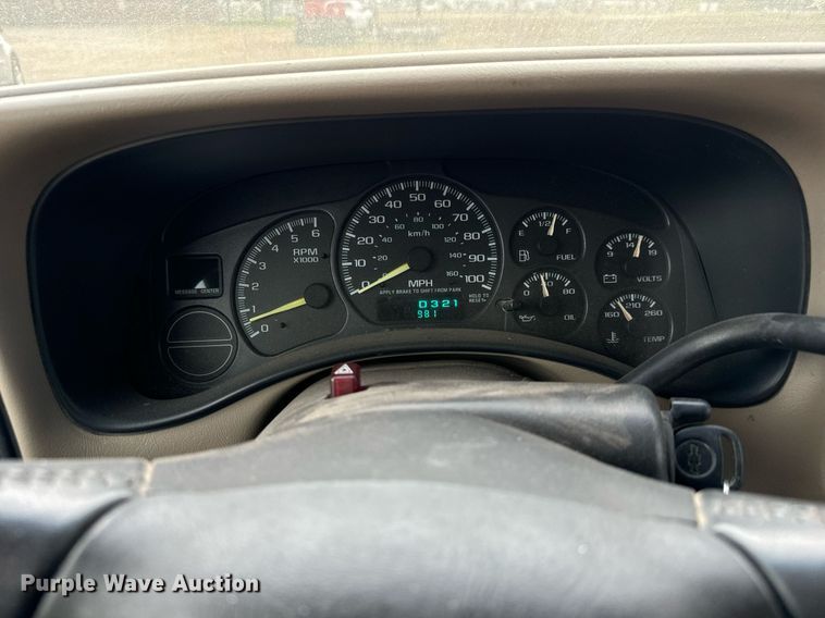 image for item MS9847 2001 Chevrolet  Suburban K1500 SUV