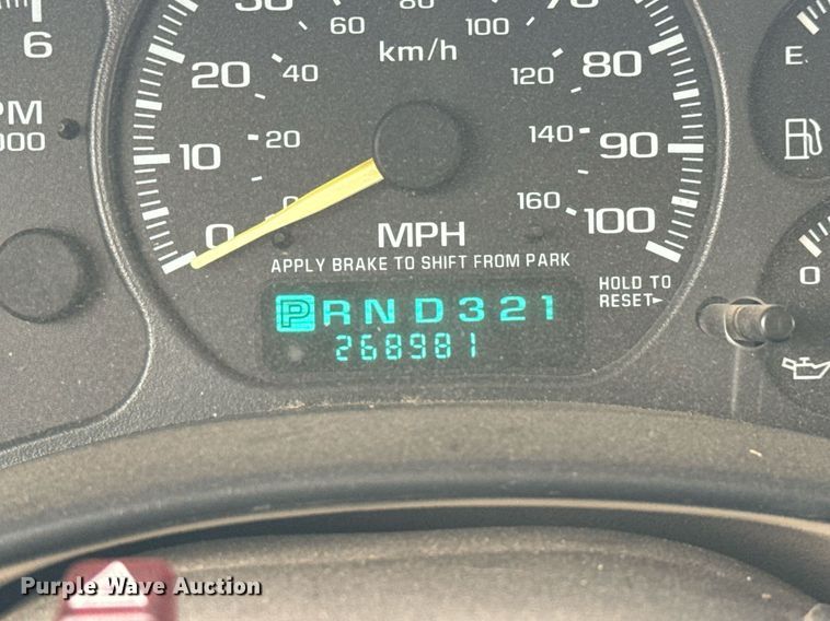 image for item MS9847 2001 Chevrolet  Suburban K1500 SUV