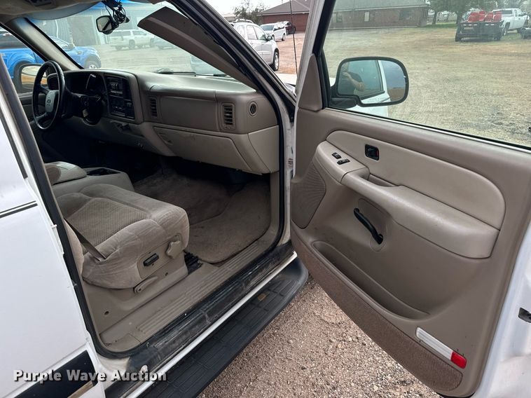 image for item MS9847 2001 Chevrolet  Suburban K1500 SUV