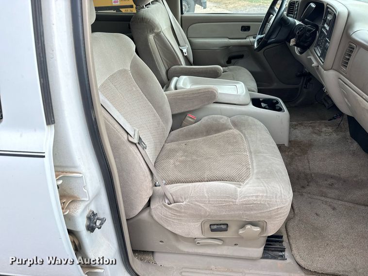 image for item MS9847 2001 Chevrolet  Suburban K1500 SUV