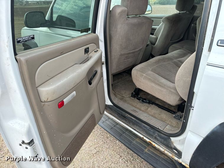 image for item MS9847 2001 Chevrolet  Suburban K1500 SUV