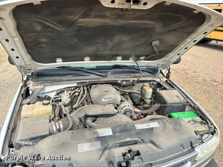 image for item MS9847 2001 Chevrolet  Suburban K1500 SUV