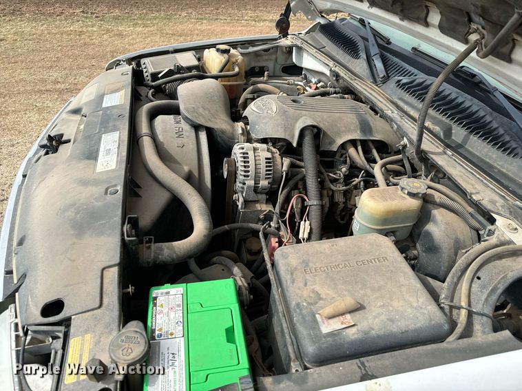 image for item MS9847 2001 Chevrolet  Suburban K1500 SUV