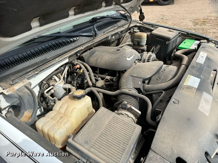 image for item MS9847 2001 Chevrolet  Suburban K1500 SUV