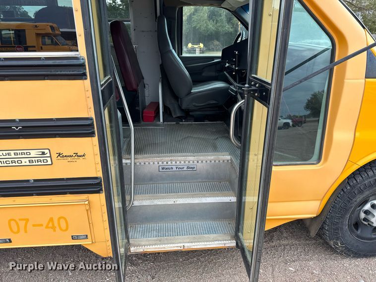 image for item MS9848 2007 Chevrolet Express G3500 school bus