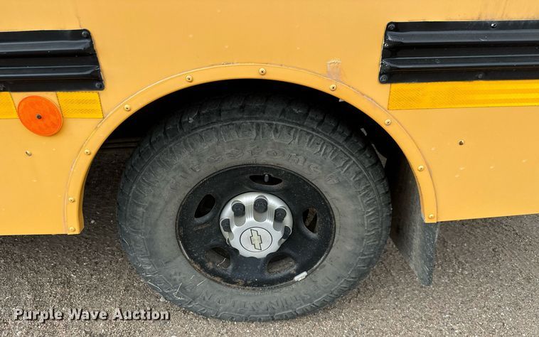 image for item MS9848 2007 Chevrolet Express G3500 school bus