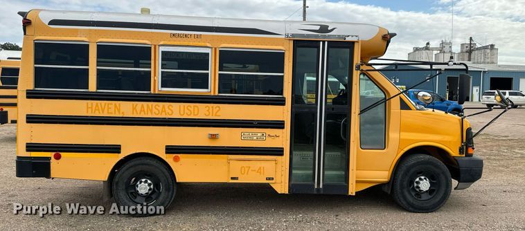 image for item MS9849 2007 Chevrolet Express G3500 school bus