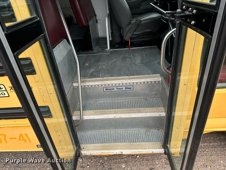 image for item MS9849 2007 Chevrolet Express G3500 school bus