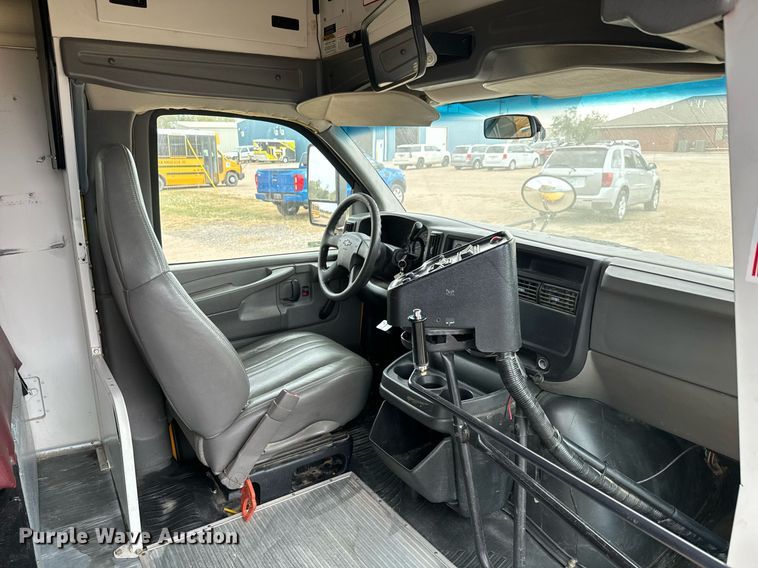 image for item MS9849 2007 Chevrolet Express G3500 school bus