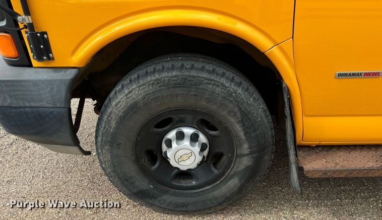 image for item MS9849 2007 Chevrolet Express G3500 school bus