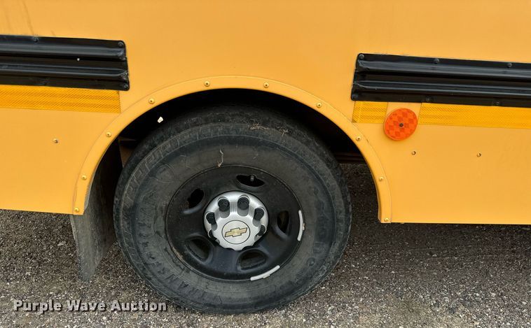image for item MS9849 2007 Chevrolet Express G3500 school bus