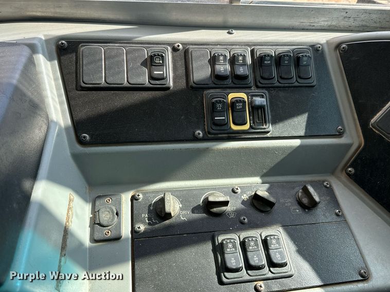 image for item MS9851 2010 Blue Bird  Vision CV2311S school bus