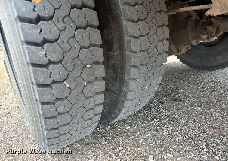 image for item MS9851 2010 Blue Bird  Vision CV2311S school bus