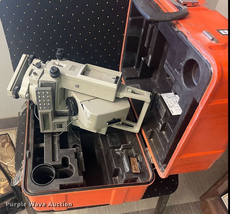 image for item MS9852 Surveying equipment 