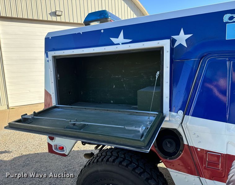 image for item MS9863 1990 AM General  HMMWV SUV