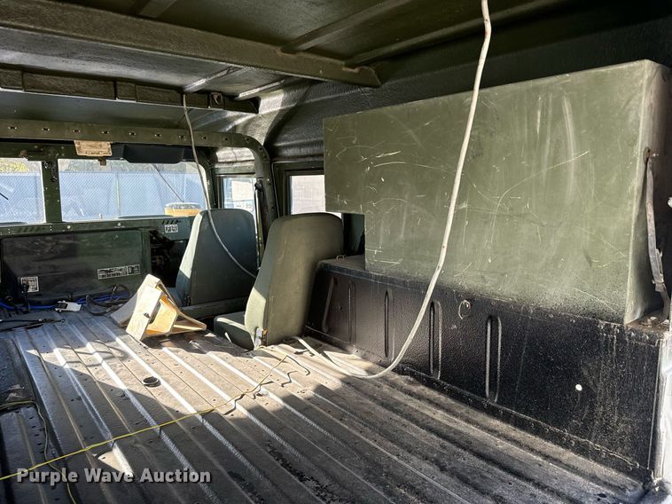 image for item MS9863 1990 AM General  HMMWV SUV